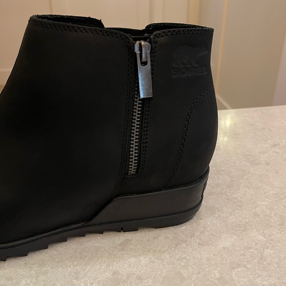 SOREL Evie II Zip Waterproof Ankle Boot (Women) In Black Size 11 - Picture 11 of 13